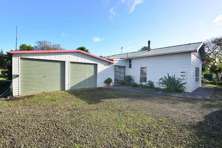 Photo of property in 3265 South Head Road, South Head, Helensville, 0874