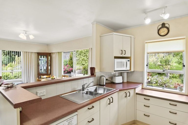 Photo of property in 2/82 Newhaven Terrace, Mairangi Bay, Auckland, 0630