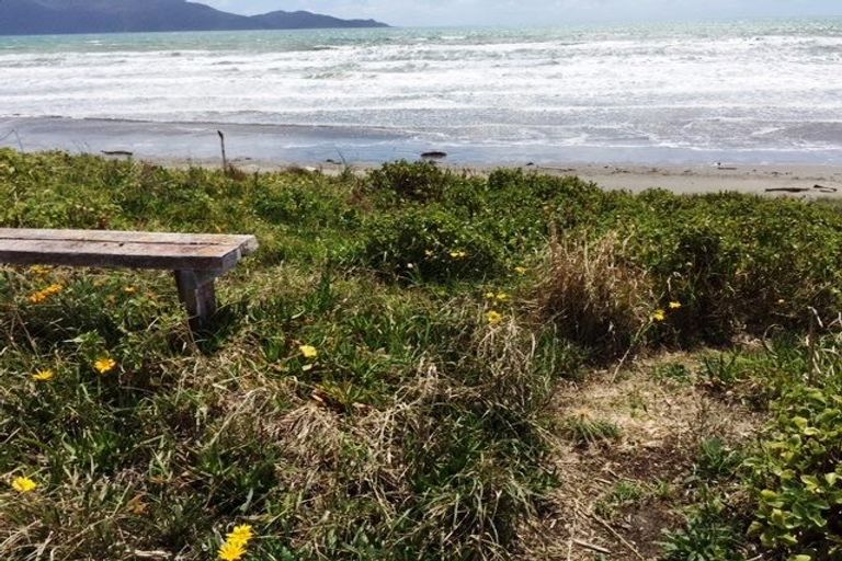 Photo of property in 131 Tutere Street, Waikanae Beach, Waikanae, 5036