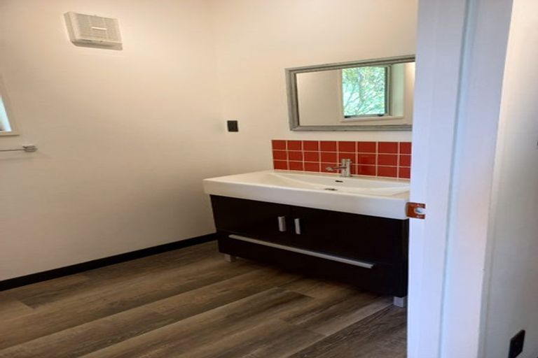 Photo of property in 35 Ticehurst Road, Lyttelton, 8082