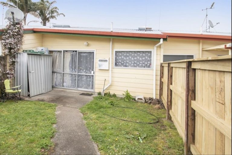 Photo of property in 280 Shakespeare Street, Leamington, Cambridge, 3432