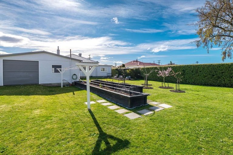 Photo of property in 15 Herbert Street, Waimate, 7924