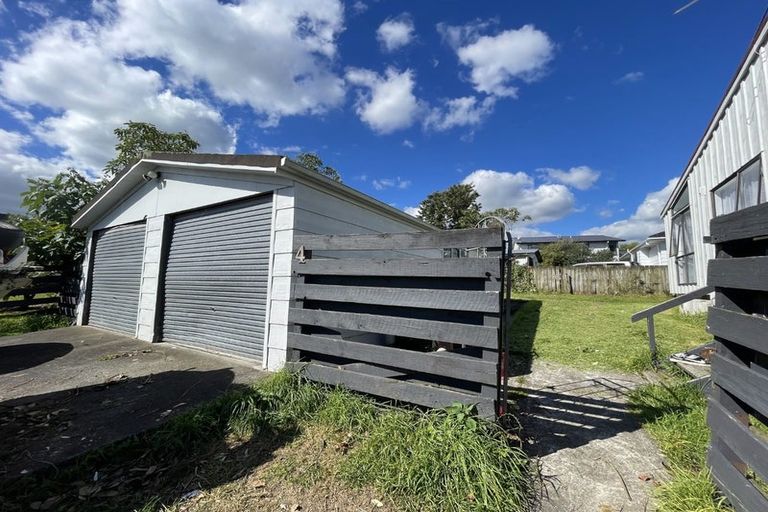 Photo of property in 4 Mon Desir Place, Manurewa, Auckland, 2102