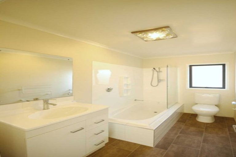 Photo of property in 15 Goulds Road, Rolleston, 7615