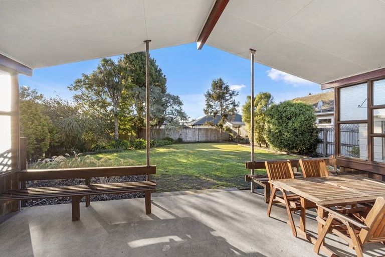 Photo of property in 174 Beach Road, North New Brighton, Christchurch, 8083