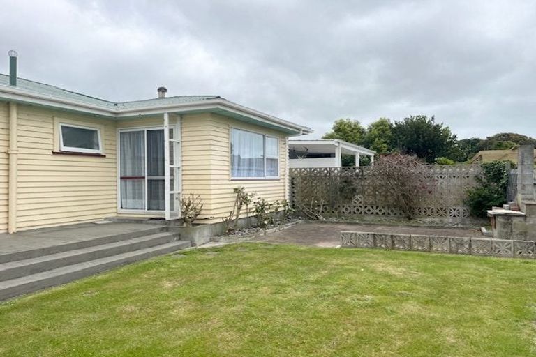 Photo of property in 17 Atmore Avenue, Otaki, 5512