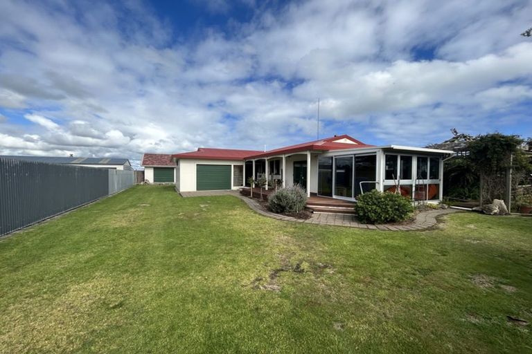 Photo of property in 1941 Parewanui Road, Parewanui, Bulls, 4894
