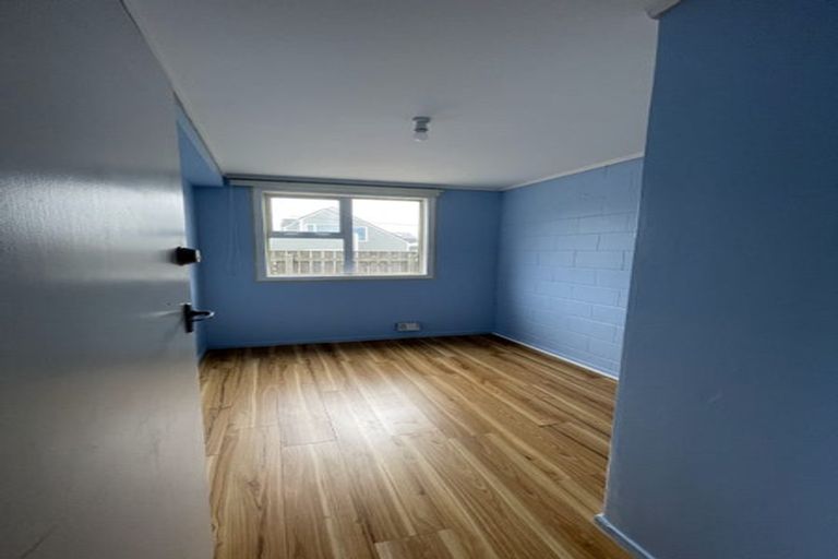 Photo of property in 1/102 Lyall Parade, Lyall Bay, Wellington, 6022