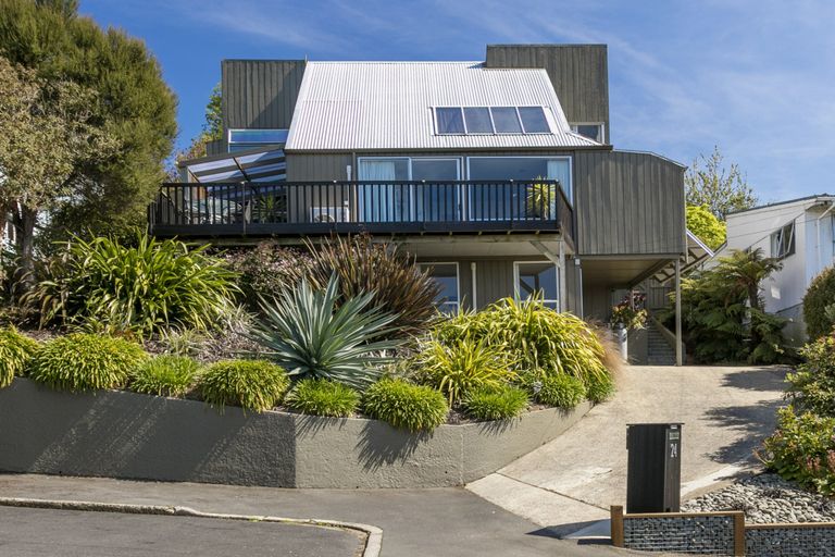 Photo of property in 24 Larkins Street, Helensburgh, Dunedin, 9010