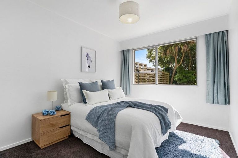 Photo of property in 5 Brydon Way, Paparangi, Wellington, 6037