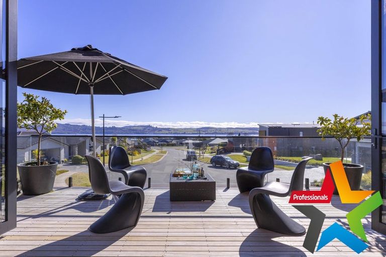 Photo of property in 10 Tuhua Close, Wharewaka, Taupo, 3330