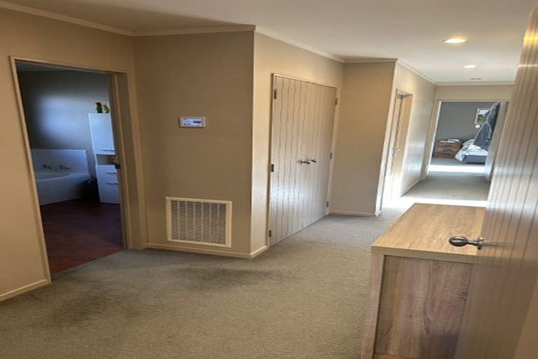 Photo of property in 6 Owhatiura Drive, Lynmore, Rotorua, 3010