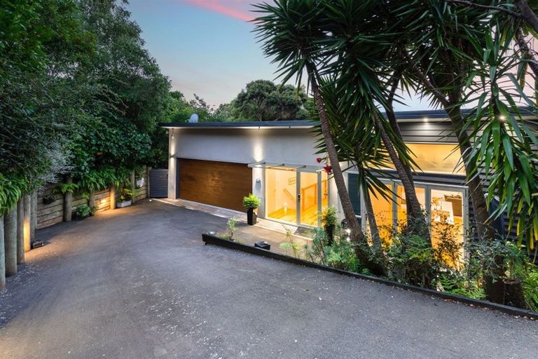 Photo of property in 42 Kiriwai Road, Paremata, Porirua, 5024