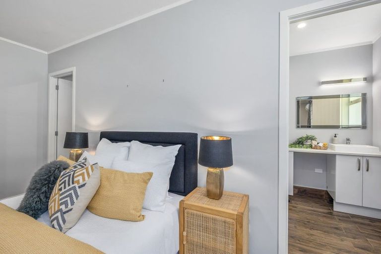 Photo of property in 949 State Highway 16, Waimauku, 0812