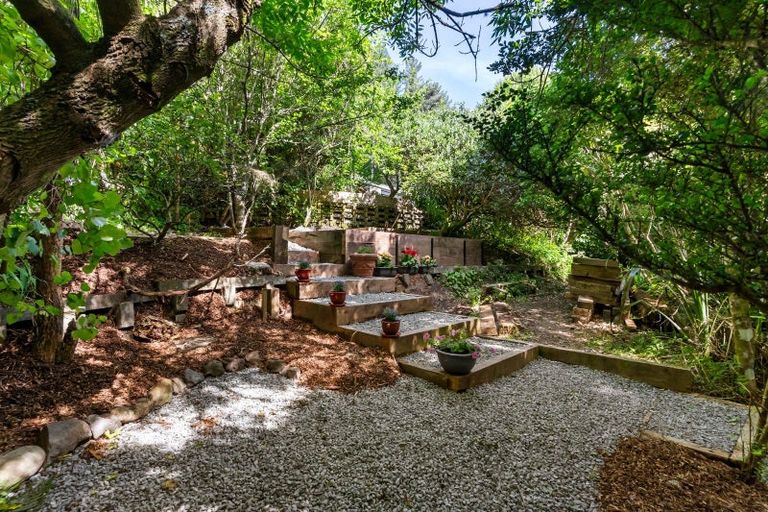 Photo of property in 123 Pinehaven Road, Pinehaven, Upper Hutt, 5019