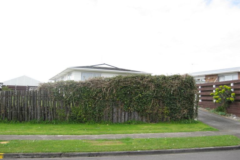 Photo of property in 18 Villa Place, Bell Block, New Plymouth, 4312