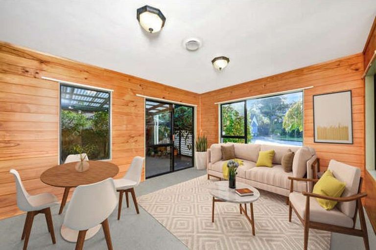 Photo of property in 5 Gregory Close, Palmerston North, 4414