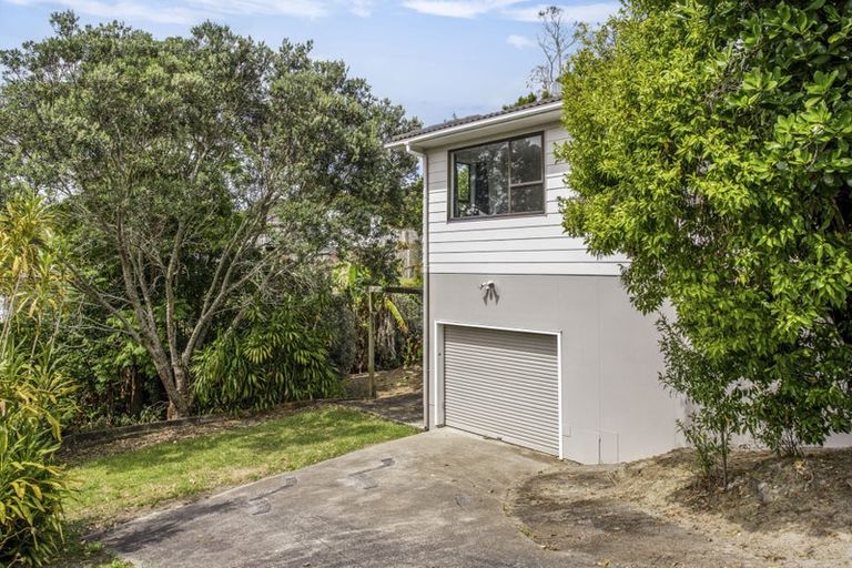Photo of property in 100 Solar Road, Glen Eden, Auckland, 0602