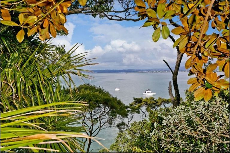 Photo of property in 124 Aeroview Drive, Beach Haven, Auckland, 0626