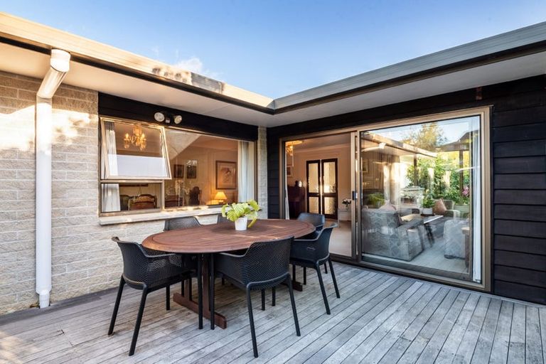 Photo of property in 2/19 Amante Crescent, Mairangi Bay, Auckland, 0630