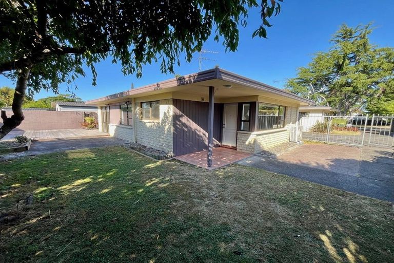 Photo of property in 2/24 Beaumaris Way, Conifer Grove, Takanini, 2112