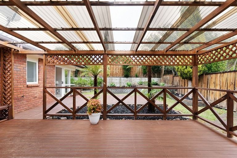 Photo of property in 54 Hillwell Drive, Henderson, Auckland, 0612