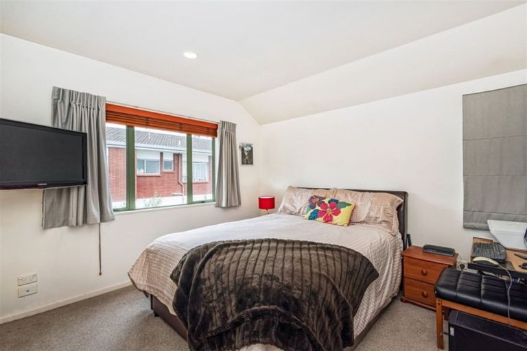 Photo of property in 2/770 Beach Road, Browns Bay, Auckland, 0630