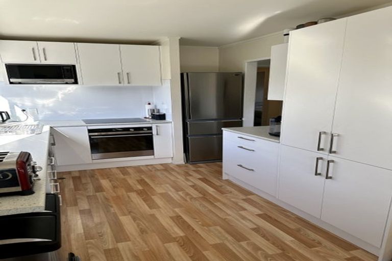 Photo of property in 2/16 Waratah Street, Birkenhead, Auckland, 0626