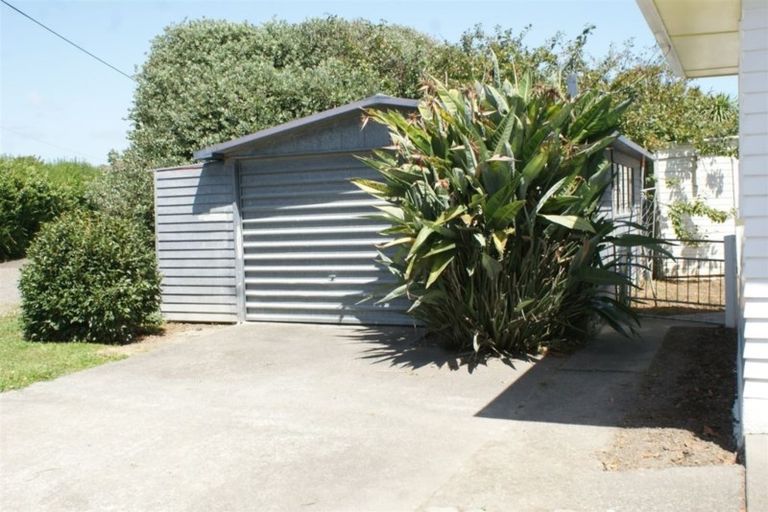 Photo of property in 9 Iti Street, Otaki, 5512