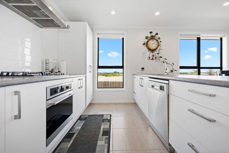 Photo of property in 48 Pragma Rise, Rototuna North, Hamilton, 3210