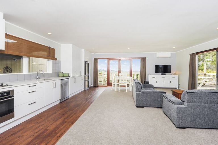 Photo of property in 83 Sunnyvale Road, Massey, Auckland, 0614