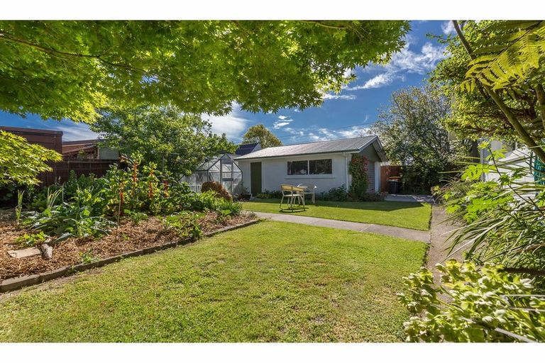 Photo of property in 17 Ferniehurst Street, Somerfield, Christchurch, 8024
