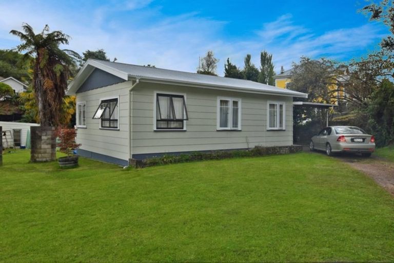 Photo of property in 10 Golf Road, Taumarunui, 3920