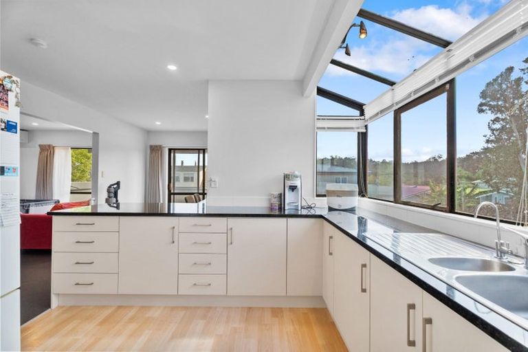 Photo of property in 2/12 Gazelle Avenue, Beach Haven, Auckland, 0626