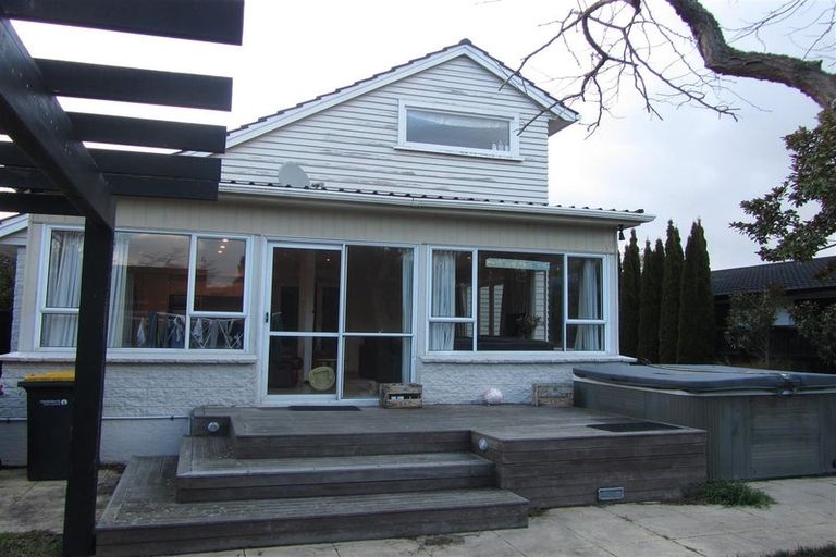 Photo of property in 12 Wilfrid Street, Ilam, Christchurch, 8041