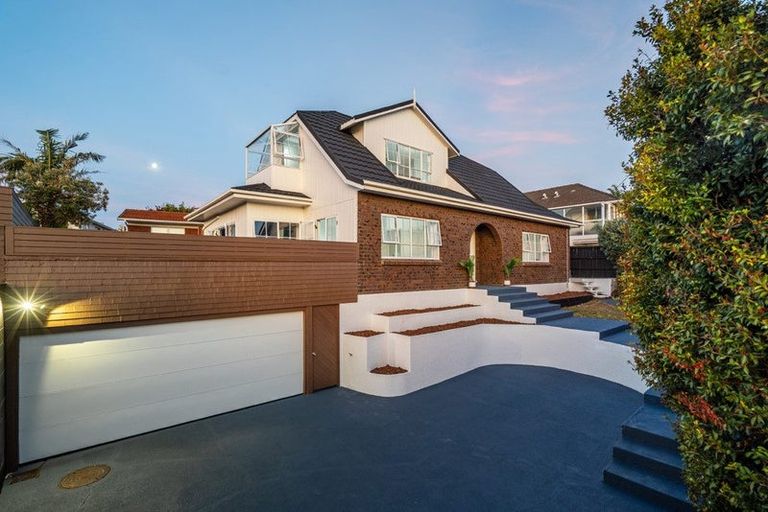 Photo of property in 1/52 Northboro Road, Belmont, Auckland, 0622