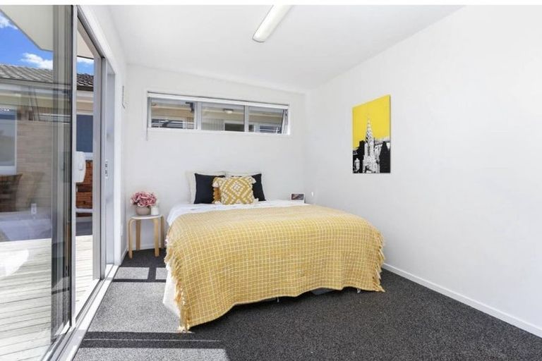 Photo of property in 2/8 Paul Place, Pakuranga, Auckland, 2010