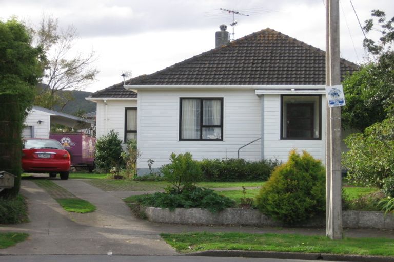 Photo of property in 7 Sellers Grove, Taita, Lower Hutt, 5011