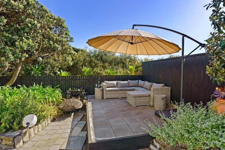 Photo of property in 12 Scott Avenue, Otaki Beach, Otaki, 5512