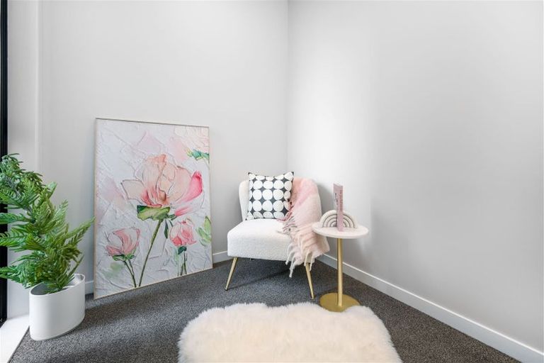 Photo of property in 14 Pohewa Road, Silverdale, 0932