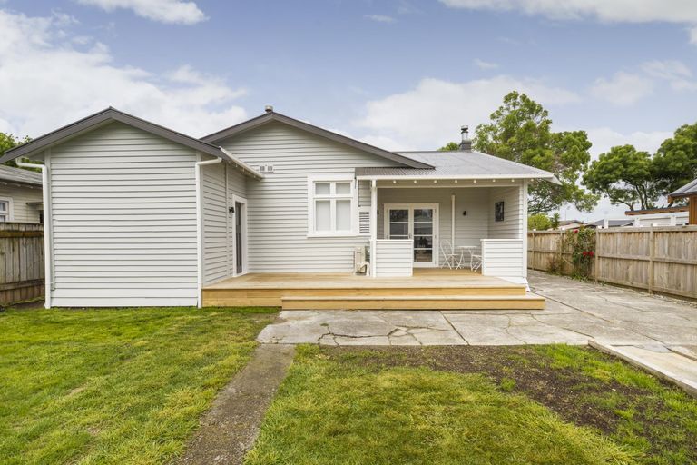 Photo of property in 9 Milverton Avenue, Hokowhitu, Palmerston North, 4410