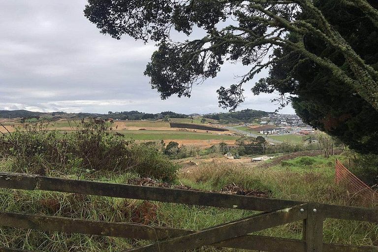 Photo of property in 51 Kowhai Road, Orewa, Silverdale, 0992