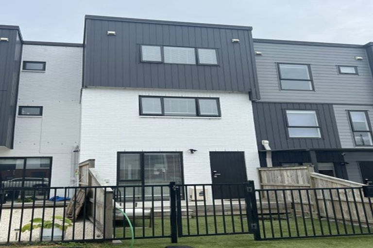 Photo of property in 11 Treeline Lane, Flat Bush, Auckland, 2019