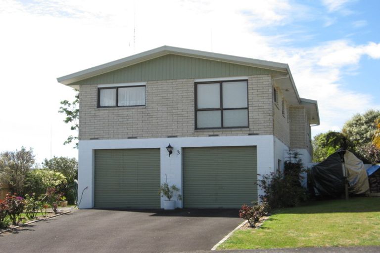 Photo of property in 3 Johnston Place, Welcome Bay, Tauranga, 3112