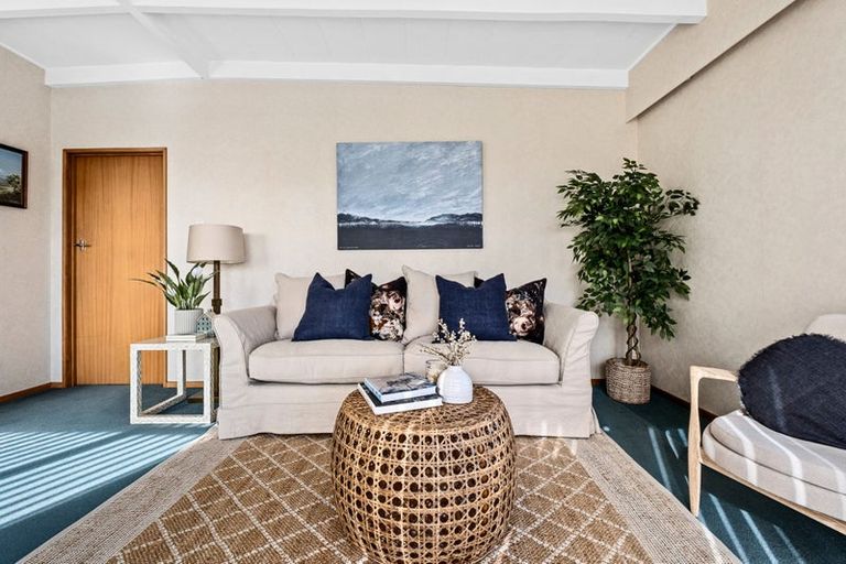 Photo of property in 3/341 Devon Street West, New Plymouth, 4310