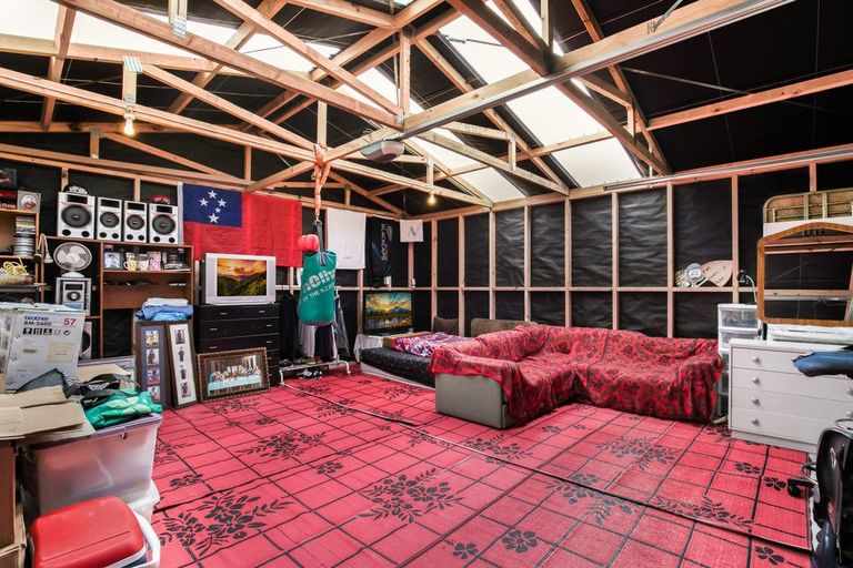 Photo of property in 367 Roscommon Road, Clendon Park, Auckland, 2103