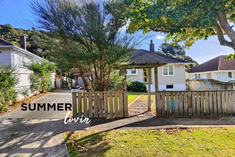 Photo of property in 17 Boyd Grove, Naenae, Lower Hutt, 5011