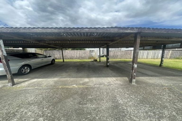 Photo of property in 2/92 Kenderdine Road, Papatoetoe, Auckland, 2025