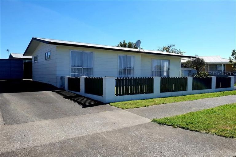 Photo of property in 21 Duckworth Crescent, Greenmeadows, Napier, 4112