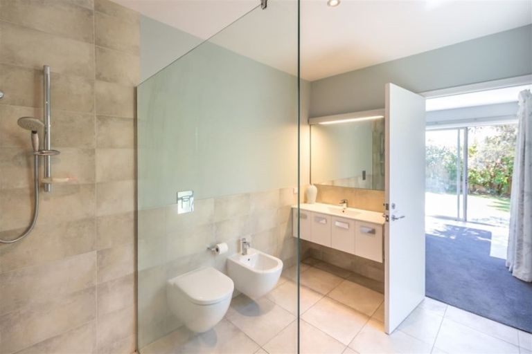 Photo of property in 302b Gardiners Road, Harewood, Christchurch, 8051